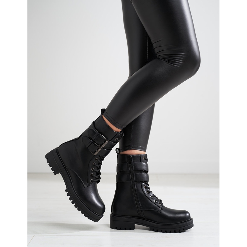 Shelovet kvinnliga arbetare med spännen svart 1