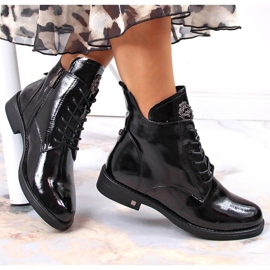 Kvinnors svartlackade isolerade stövlar Potocki 1