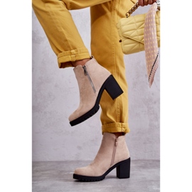 PG1 Mockastövlar på höga klackar med dragkedja Ljusbeige Sevione 2