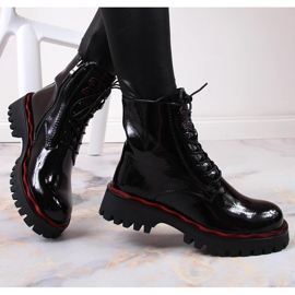 S.Barski Svarta lackisolerade stövlar från S. Barski 1