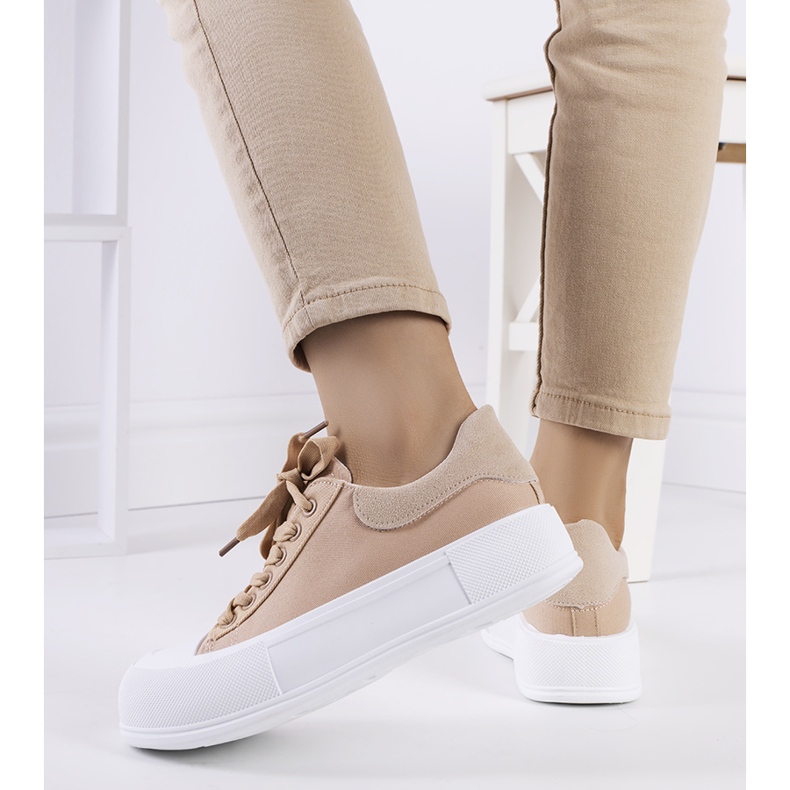 BM Bruna sneakers på Kilkenny-plattformen 1