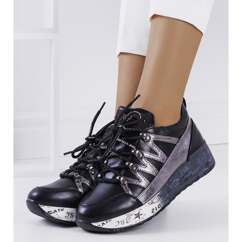 BM Svarta och metalliska Ballard sneakers silver- 1