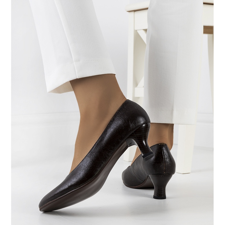 Bruna klassiska Vinarnik pumps 1