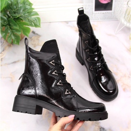 S.Barski Svarta lackstövlar med paljetter från S. Bararski 1