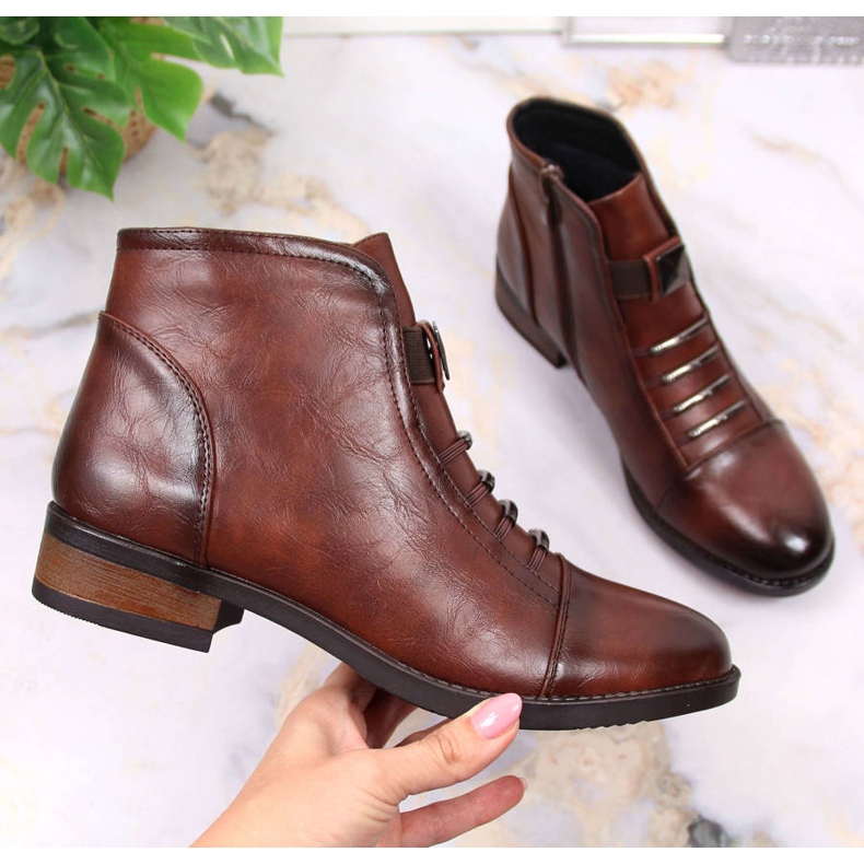 Bruna plattklackade stövlar Sabatina SAB118 1