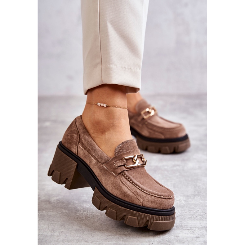 PL5 Högklackat mocka med gyllene bruna lurdesdekorationer beige 1