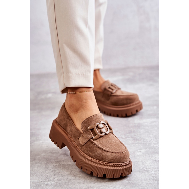 FB2 Dambrogues mocka med mörkbeige Leeza-dekoration 1