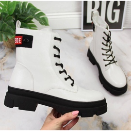 S.Barski Damkängor, lackerade vita S. Bararski 1