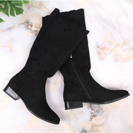 M. DASZYŃSKI Damstövlar i genombruten mocka Daszyński svart 1