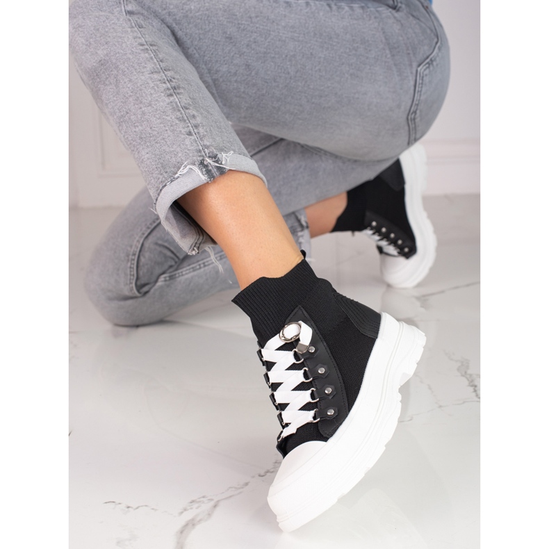 Svarta sneakers för kvinnor med en hög Shelovet-överdel 1