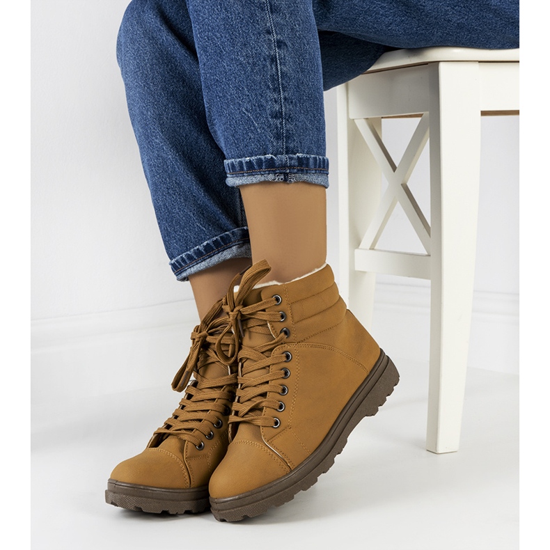 Wilkins beige isolerade stövlar 1