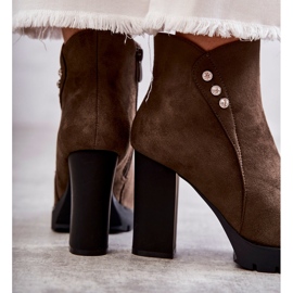 PG1 Mockaskor på en Lagerlla-stolpe kaki grön 2