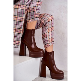 Kvinnors stövlar i ekologisk läder på en stor klack Brown Jones brun 1