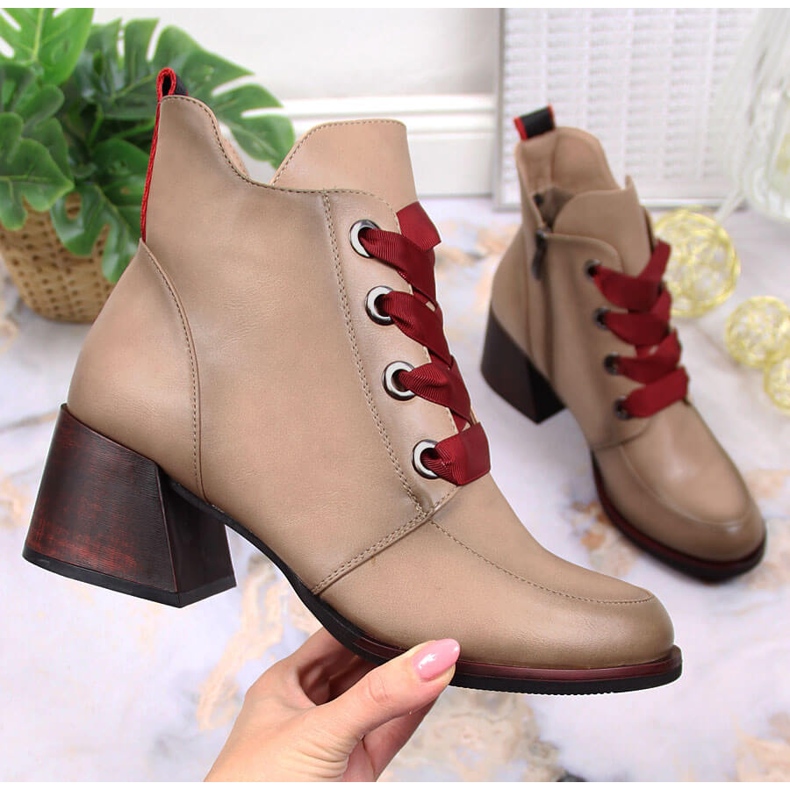 Kvinnors höga klackar isolerade beige Vinceza JAN147B stövlar 1