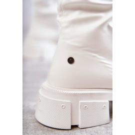 Läderstövlar över knäet på en platt klack GOE KK2N4022 Vit 2