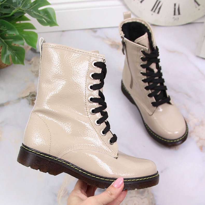 Flickstövlar, lackerad varmbeige Kornecki 6017 1