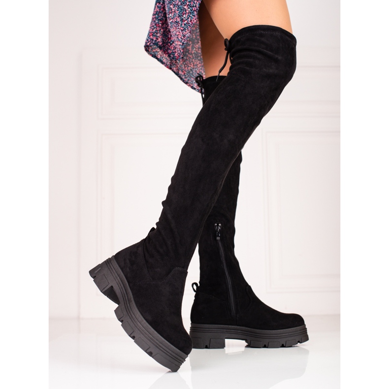 Shelovet lårhöga stövlar för kvinnor på en svart plattform 1