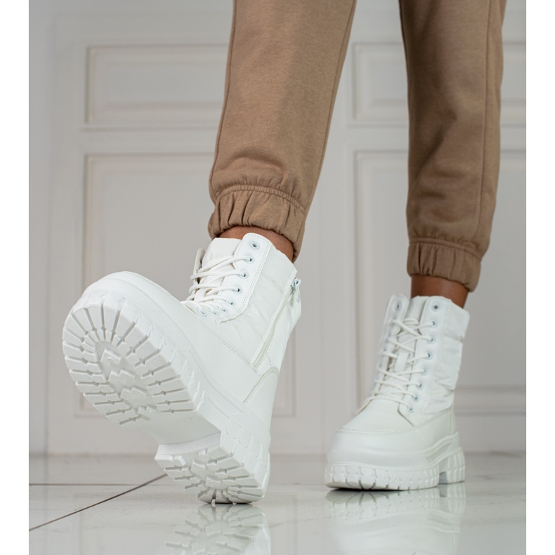 Vita snökängor för kvinnor med Shelovet-snörning 1