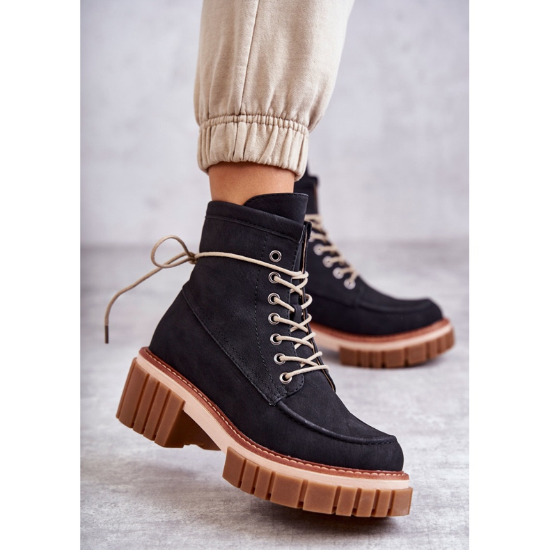 Moderiktiga varma stövlar för kvinnor Svart Gerda 1