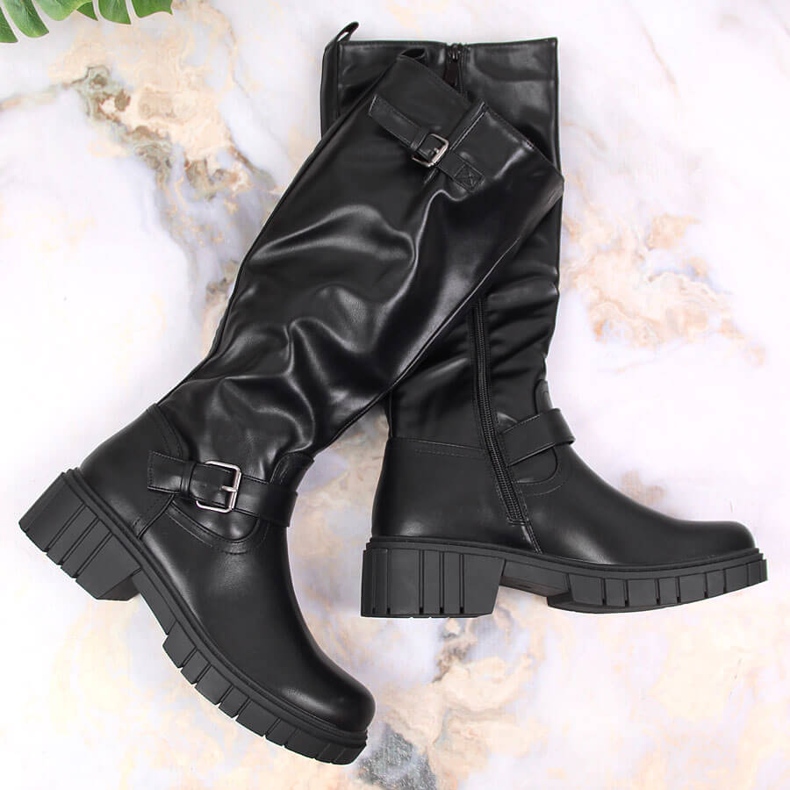 Jezzi Svarta damstövlar med justerbart spänne Vinceza 1