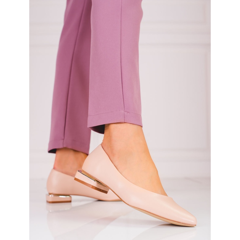 Beige pumps för damer med låga klackar Shelovet 1