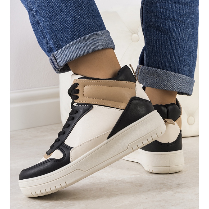 Svarta sneakers från Adite 1