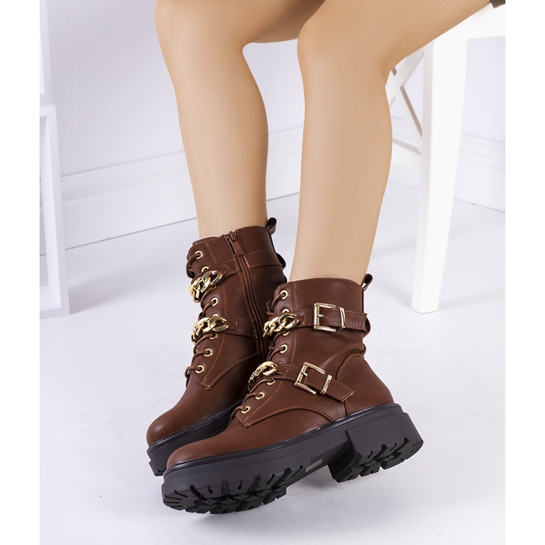 Bruna vandringskängor med Corinna-kedjor 1