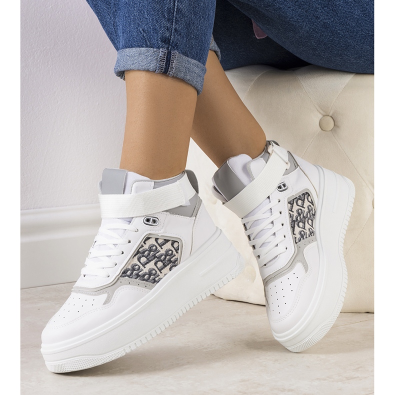 Gråa sneakers från Adolis ankel 1