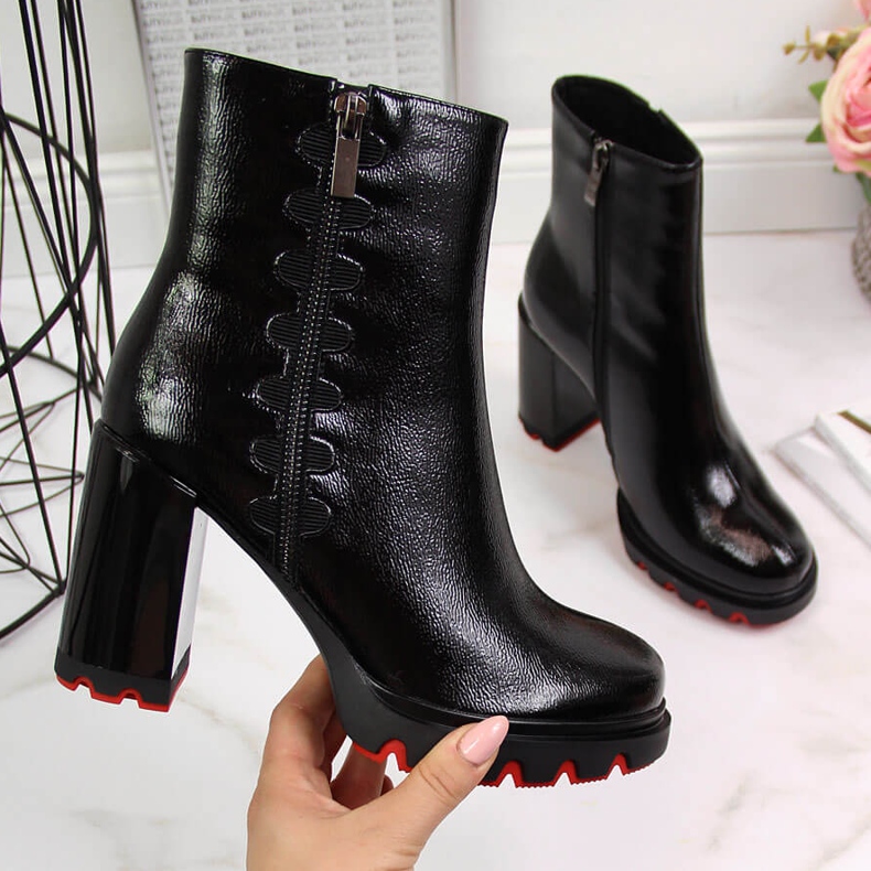 Svarta Filippo damstövlar på stolpen 2