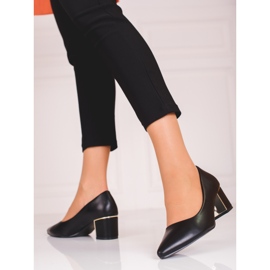 Damsvarta pumps på en låg Shelovet-stolpe 2