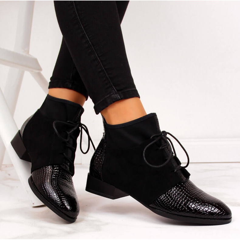 Damstövlar isolerad svart ormskinn Filippo 1