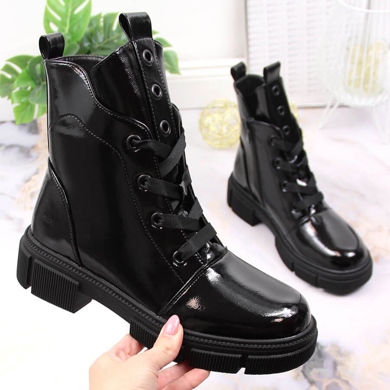 S.Barski Svarta isolerade lackade stövlar från S. Barski 1