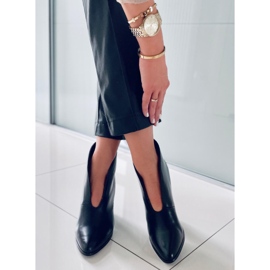 PA1 Utskurna Doris Black höga klackar svart 1