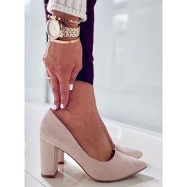 PA1 Pumpar på Ivonne Beige stolpen 2