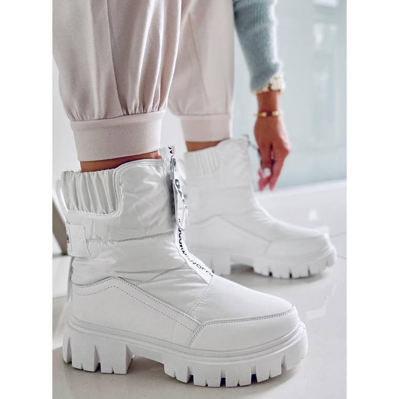 PA1 Isolerade snöstövlar från Joanie White vit 1