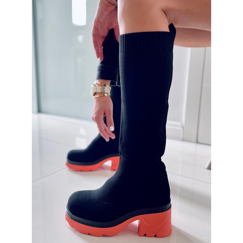 PA1 Ovandel av Duff Orange strumpa svart 1