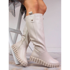 Platt isolerade beige stövlar för kvinnor Potocki 1