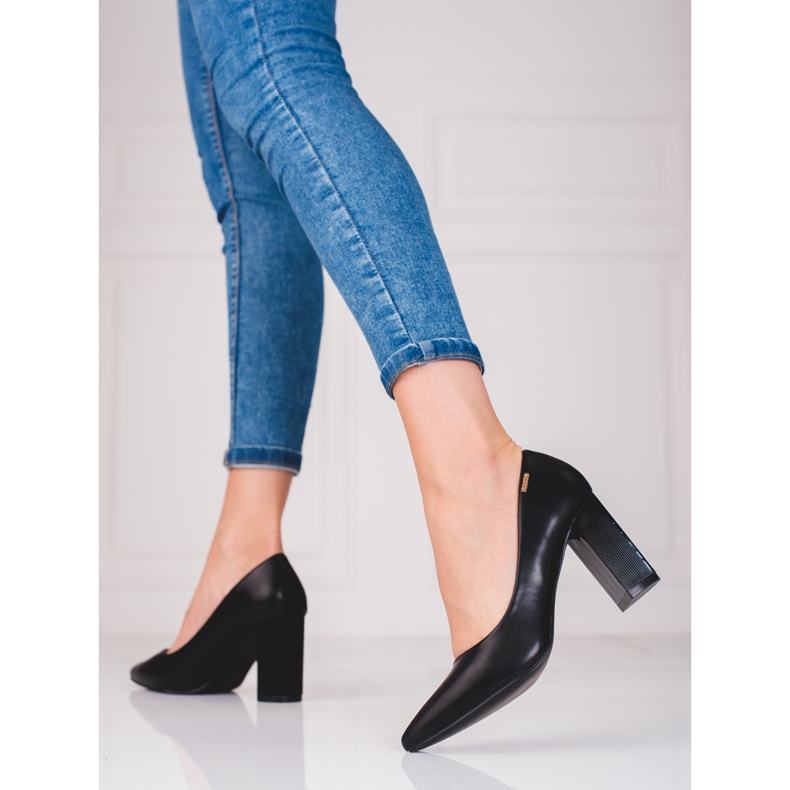 Pumpar för kvinnor på Shelovet svarta stolpen 1