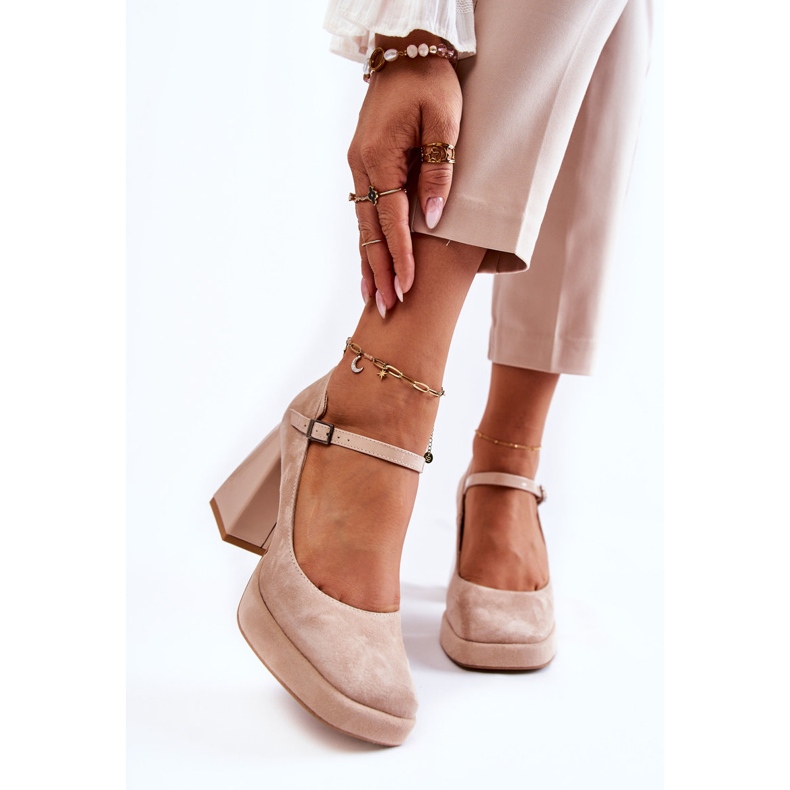 PA2 Mocka Pumps På En Chunky Klack Beige Tina 1