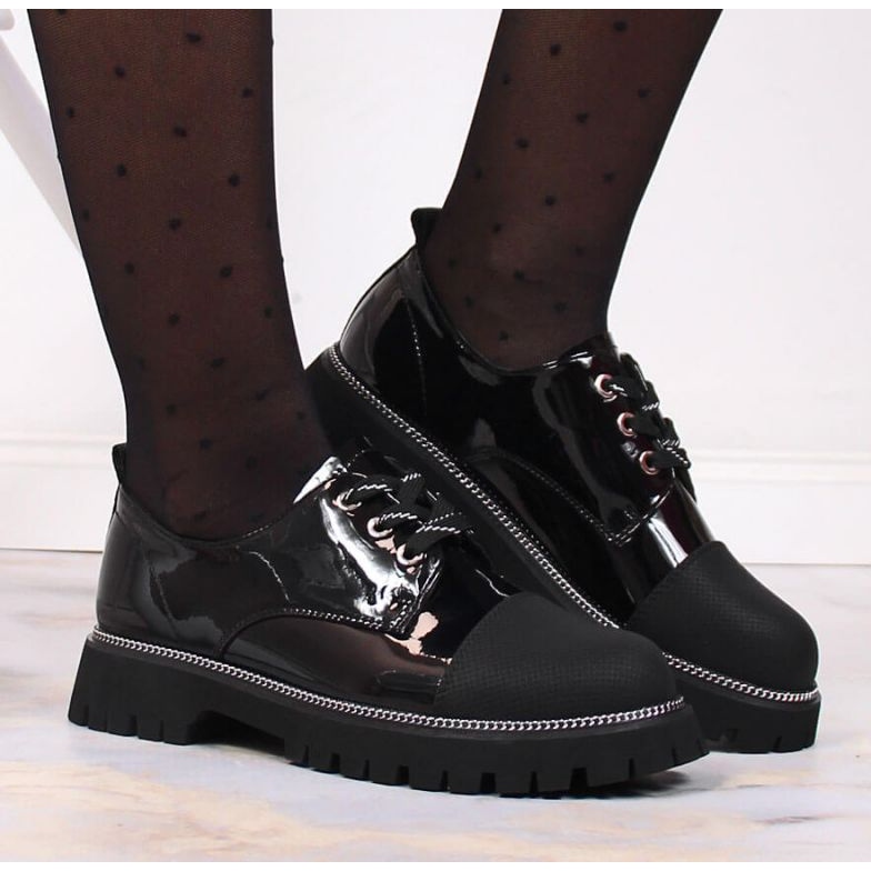 Läderlackade skor Artiker W HBH37 svart 2