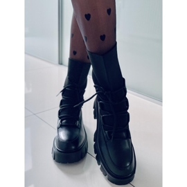 PA1 Stövlar med en flexibel tjock svart ovandel 1