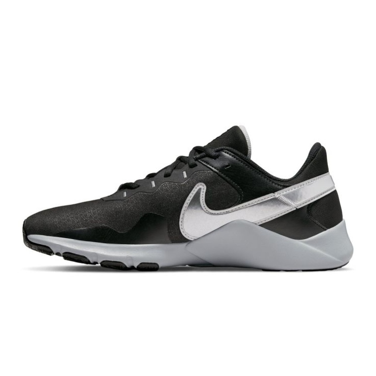 Nike Legend Essential 2 M CQ9356-008 sko svart silver- 1