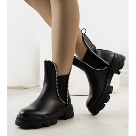 BM Svarta stövlar på traktorsula från Fermo 1