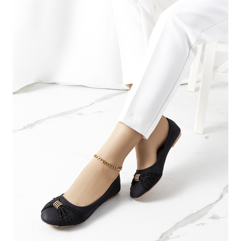 PA1 Svarta ballerinor med glänsande Like myself-prydnad 1