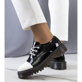 PA1 Svartlackade Cardinskor vit 2