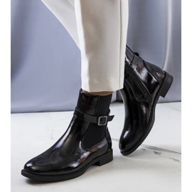 Isonti-stövlar i svart lack 1