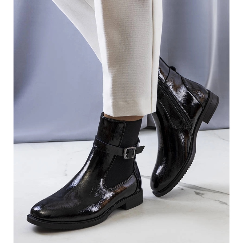 Isonti-stövlar i svart lack 1