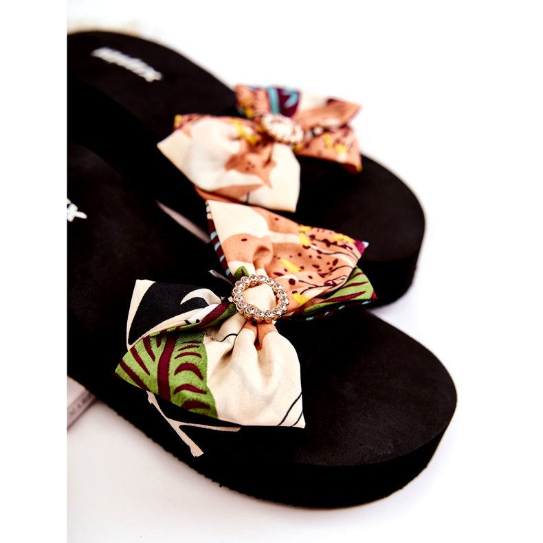 WJ1 Beige Silana Foam Wedge Tofflor för kvinnor svart mångfärgad 2