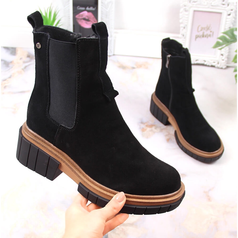 Stövlar i läder, mocka för kvinnor isolerade svart Filippo 1