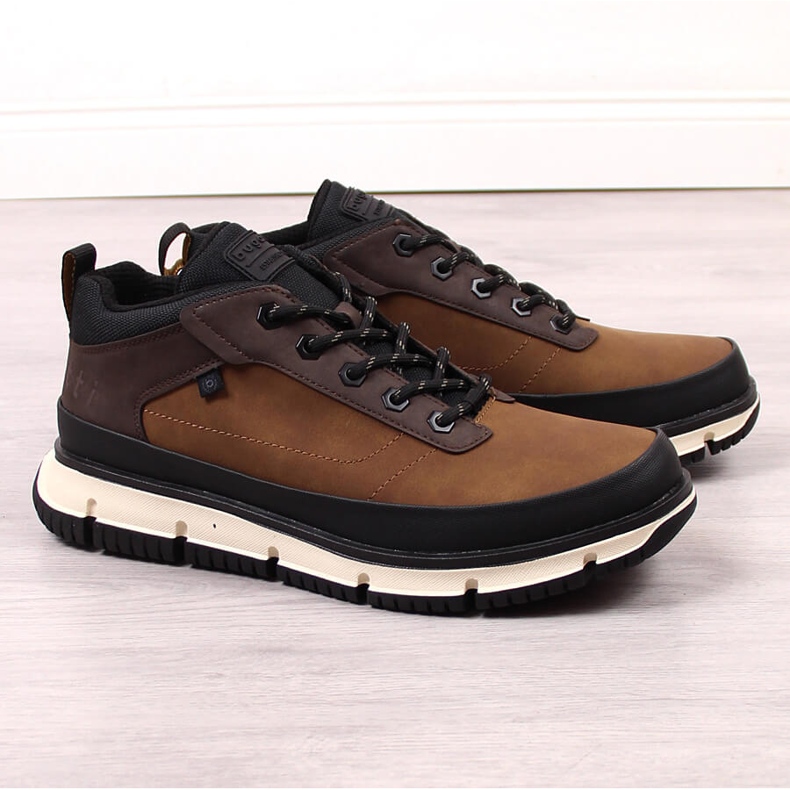 Bekväma höga bruna herrskor Bugatti KK153232 svart 1